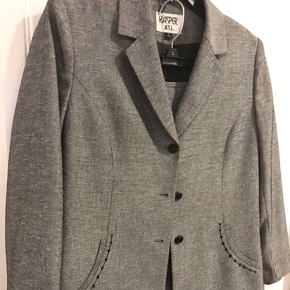 Kasper grey skirt suit